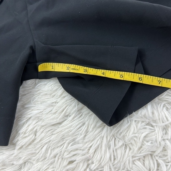 Lululemon Noir Short 5.5" Black - Picture 3 of 7